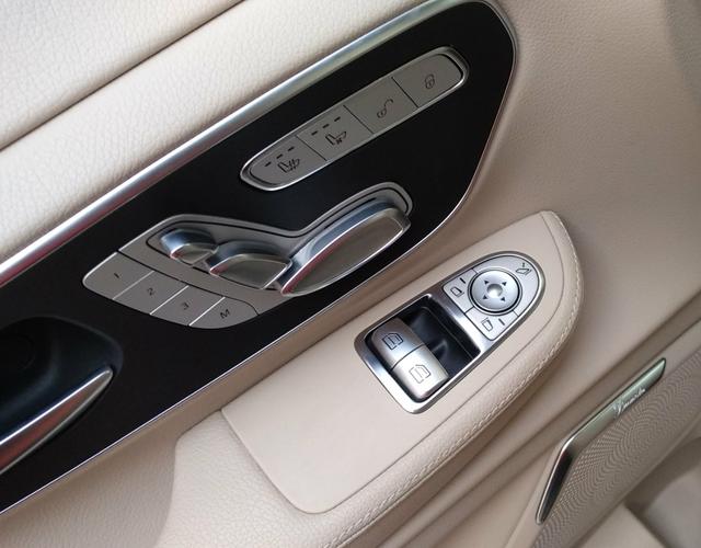 奔驰V级 2016款 2.0T 自动 V260L尊贵加长版 (国Ⅴ) 