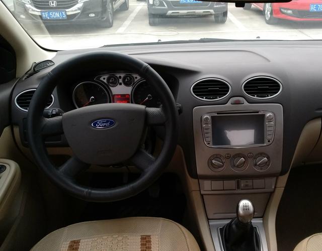 福特福克斯 2012款 1.8L 手动 三厢轿车 经典基本型 (国Ⅳ) 
