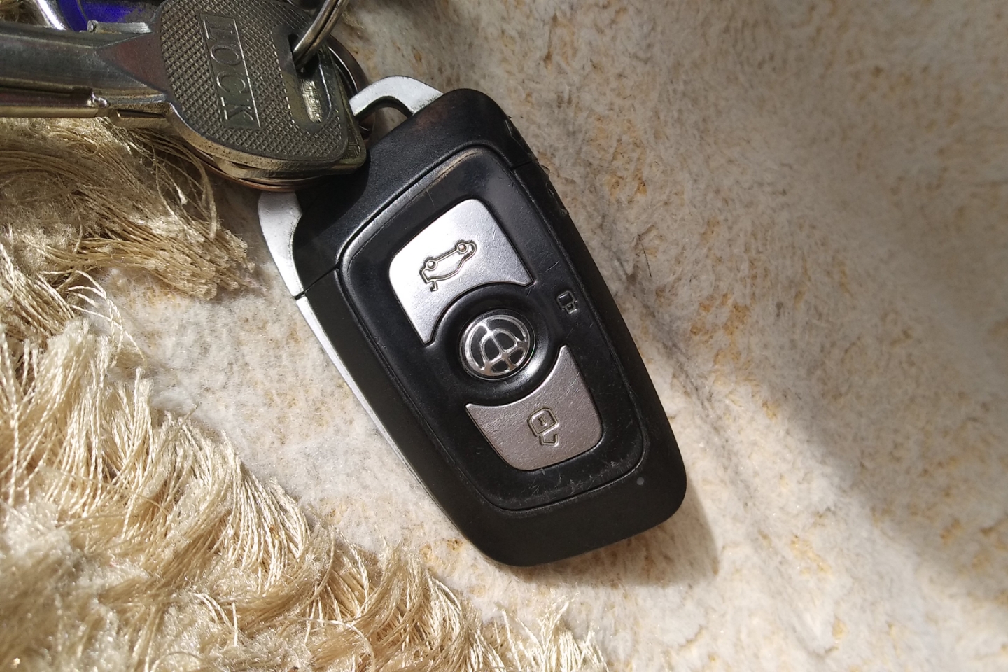 中华h330 2013款 1.5l 自动 豪华型 (国Ⅳ)