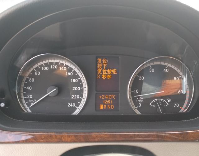 奔驰唯雅诺 2011款 2.5L 自动 7座 汽油 豪华版 (国Ⅳ) 