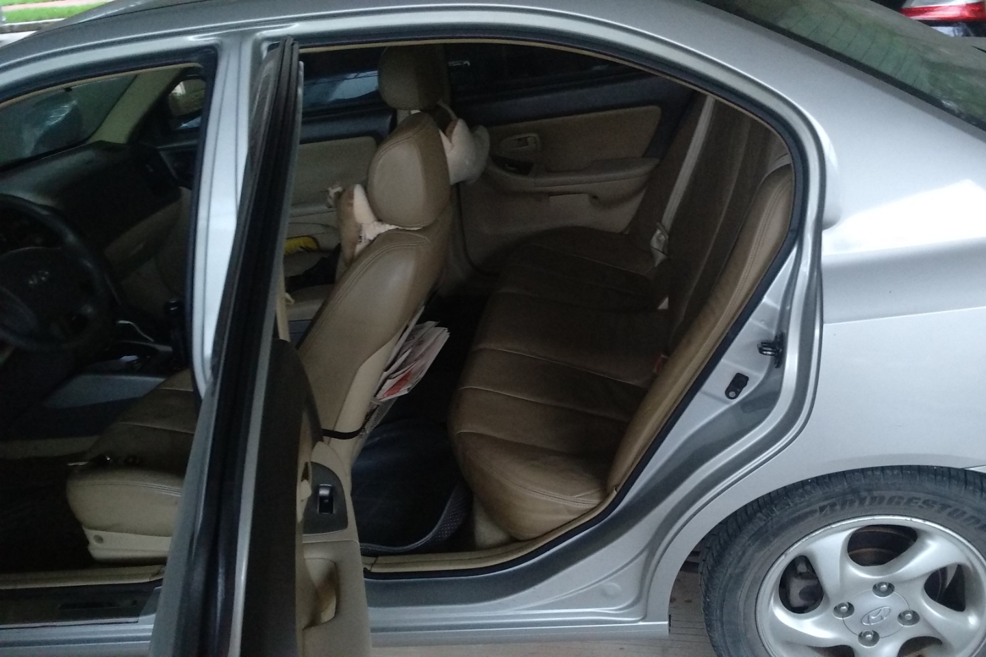 现代伊兰特 2005款 1.6L 手动 三厢轿车 GL标准型 (国Ⅲ) 