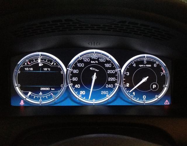 捷豹XJ L [进口] 2015款 2.0T 自动 汽油 典雅商务80周年典藏版 (欧Ⅳ) 