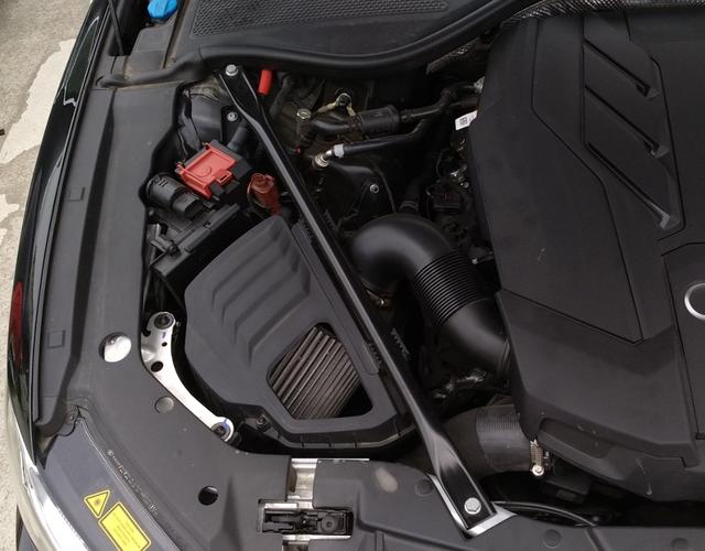 奥迪A8L 55 [进口] 2018款 3.0T 自动 汽油 尊贵型 