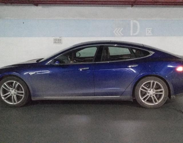 特斯拉MODEL S [进口] 2015款 自动 85D 纯电动 