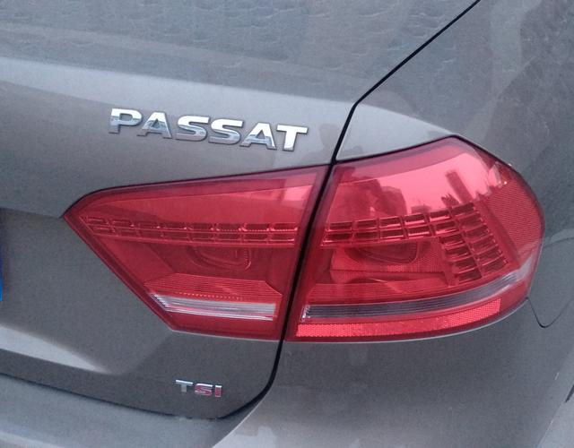大众帕萨特 2014款 1.8T 自动 汽油 尊荣版 (国Ⅴ) 