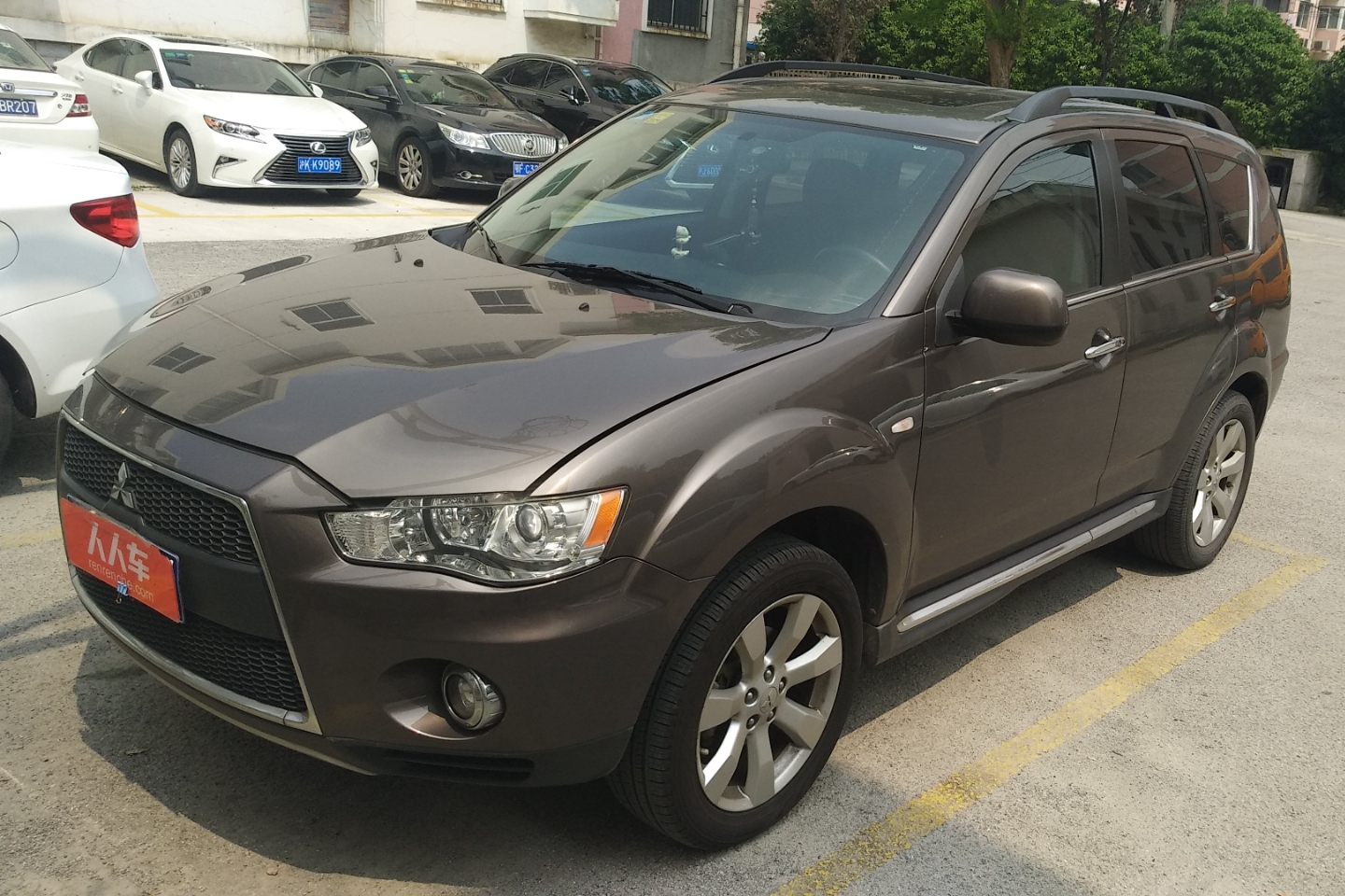 三菱欧蓝德进口2012款24l自动四驱劲界时尚导航版