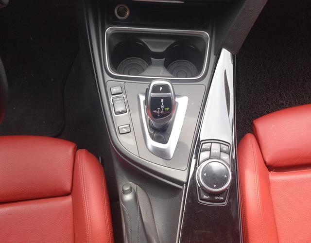宝马3系 328i 2015款 2.0T 自动 汽油 xDrive运动设计套装 (国Ⅴ) 