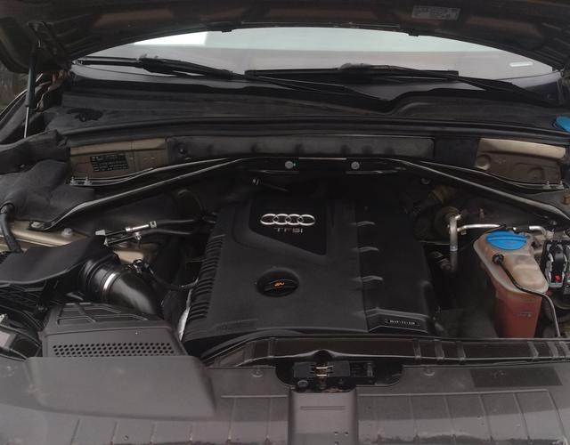 奥迪Q5 2012款 2.0T 自动 四驱 汽油 进取型 (国Ⅳ) 