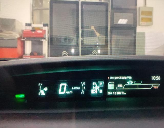丰田普锐斯 2012款 1.8L 自动 标准型 (国Ⅳ) 