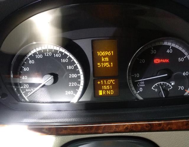 奔驰唯雅诺 2010款 2.5L 自动 7座 汽油 尊贵版 (国Ⅳ) 