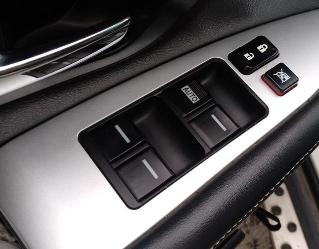 比亚迪S6 2014款 2.4L 手动 前驱 豪华型 (国Ⅳ) 