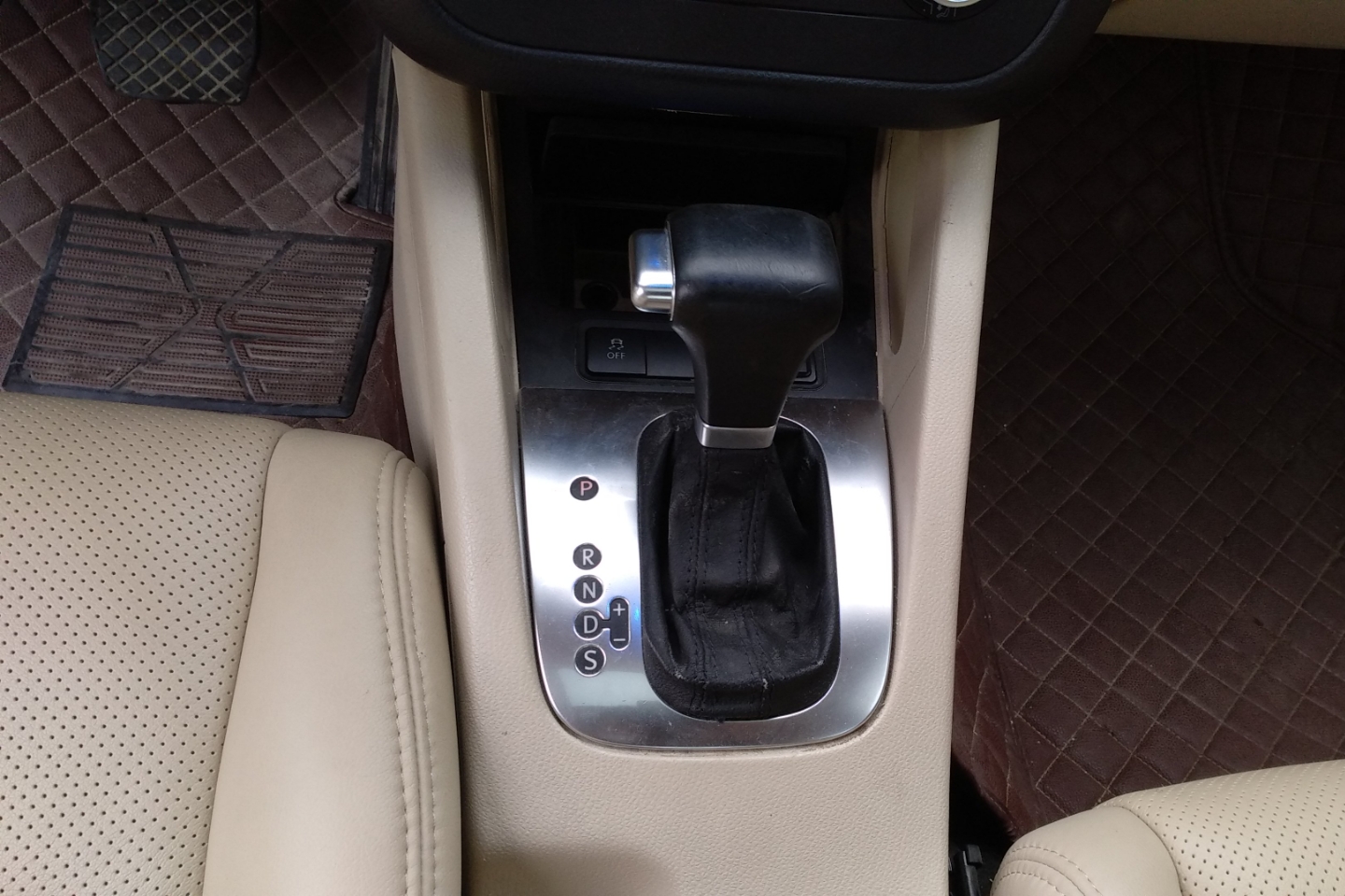 比亚迪F3 2013款 1.5L 手动 豪华型 (国Ⅳ) 