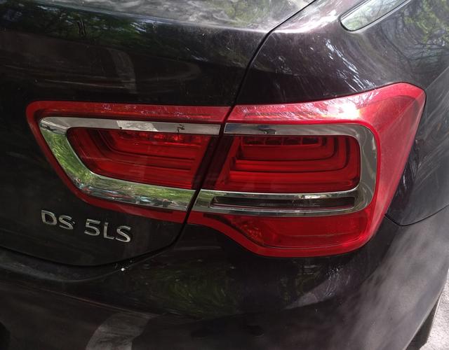 DS5LS三厢 2015款 1.6T 自动 4门5座三厢车 风尚版THP160 (国Ⅴ) 