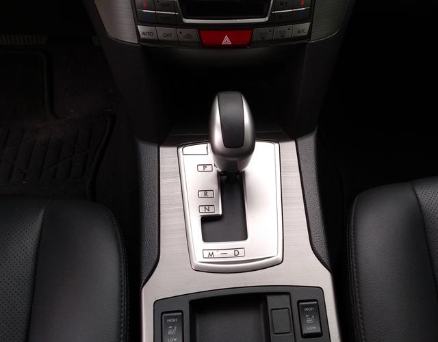 斯巴鲁傲虎 [进口] 2011款 2.5L 自动 四驱 豪华版 