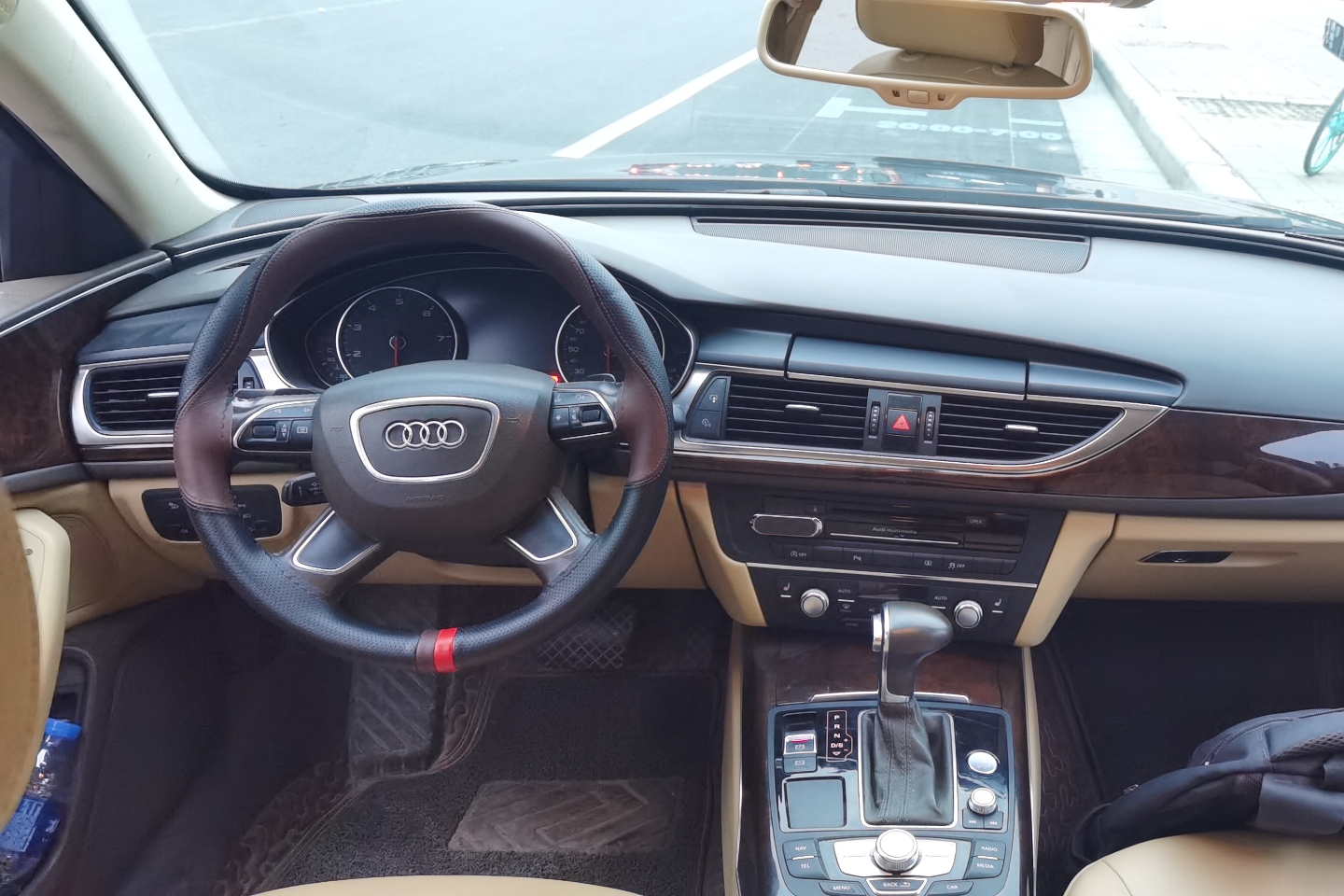 奥迪a6l30fsi2012款25l自动舒适型国Ⅳ