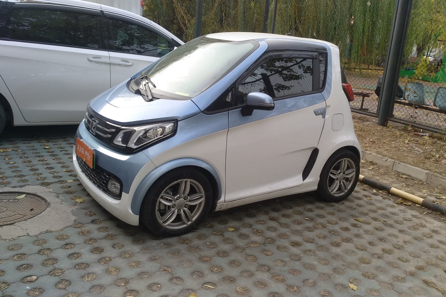 众泰e200 2018款 自动 飞鱼座 纯电动