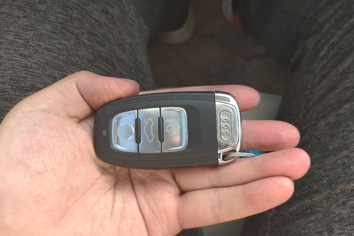 奥迪a4l2012款20t自动舒适型国Ⅳ