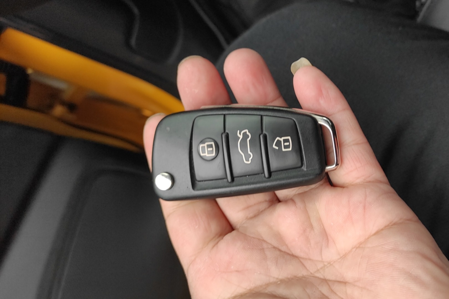 奥迪q330tfsi2016款14t自动前驱时尚型国Ⅴ