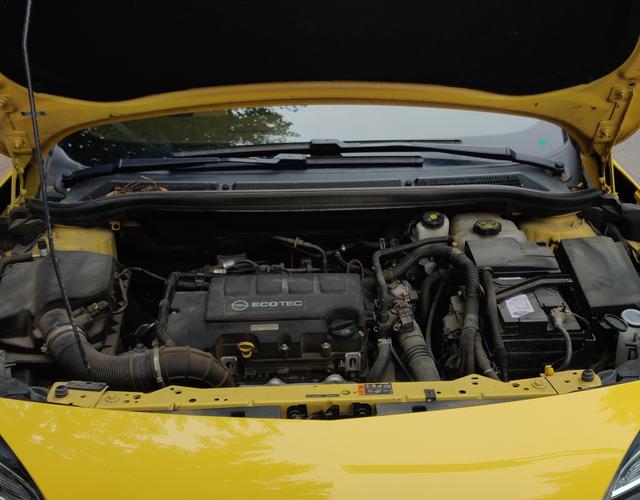 欧宝雅特 [进口] 2014款 1.4T 自动 3门5座两厢车 汽油 运动型GTC 