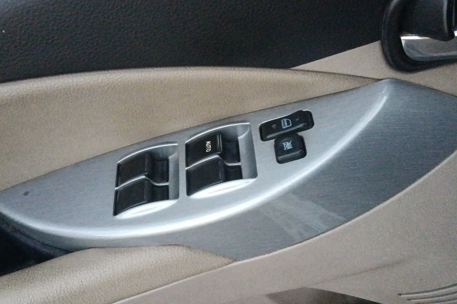 东风风行景逸SUV 2012款 1.6L 手动 前驱 豪华型 (国Ⅳ) 