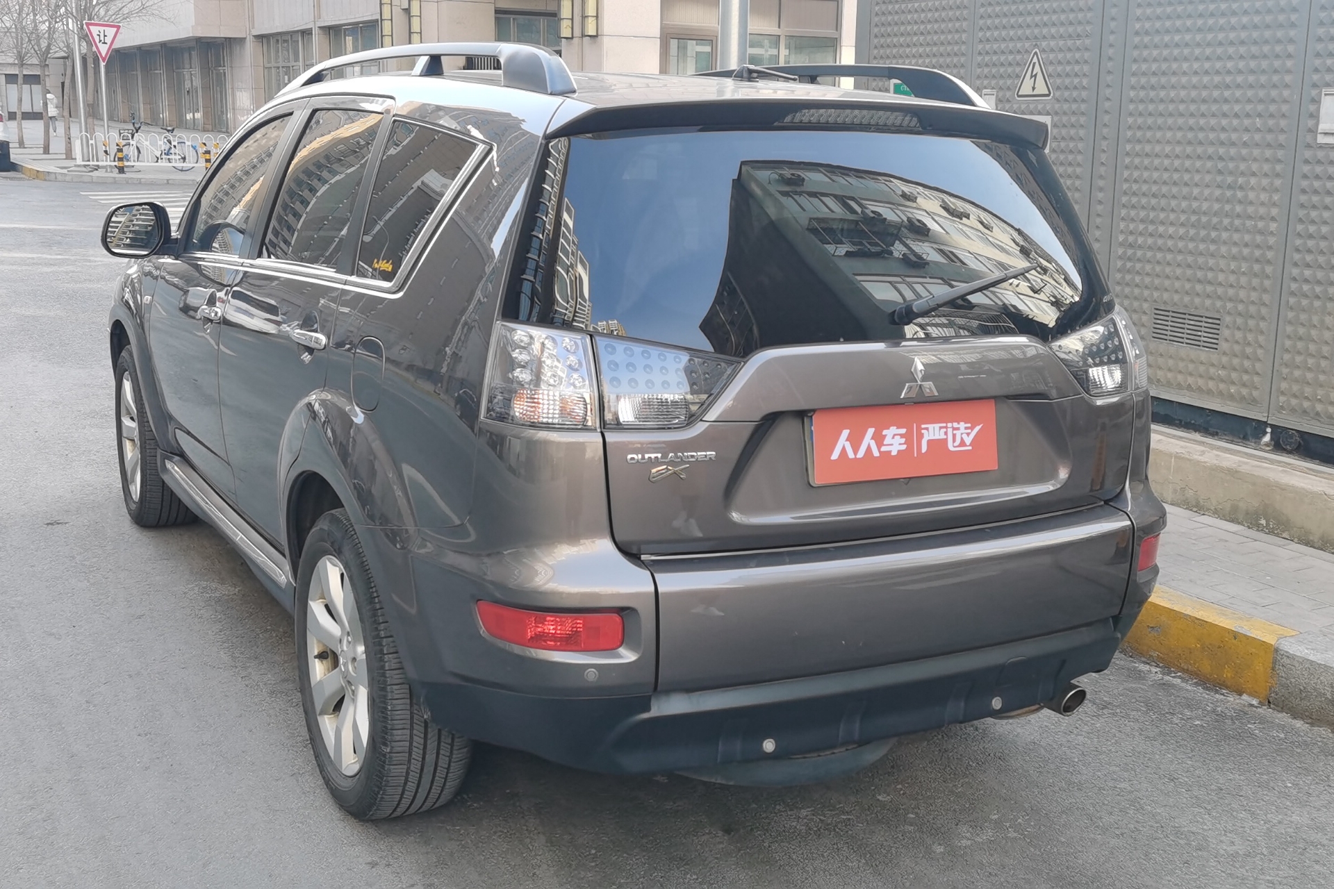 三菱欧蓝德进口2012款24l自动四驱劲界时尚导航版