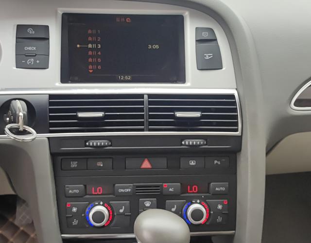 奥迪A6L 2010款 2.4L 自动 舒适型 (国Ⅳ) 