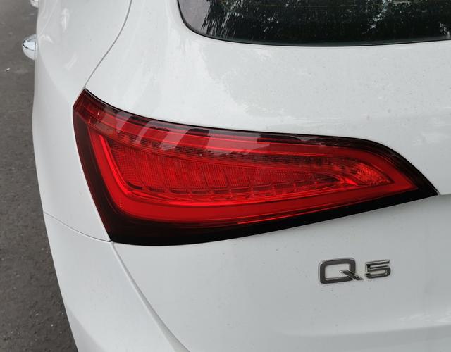奥迪Q5 2017款 2.0T 自动 四驱 汽油 进取型 (国Ⅴ) 