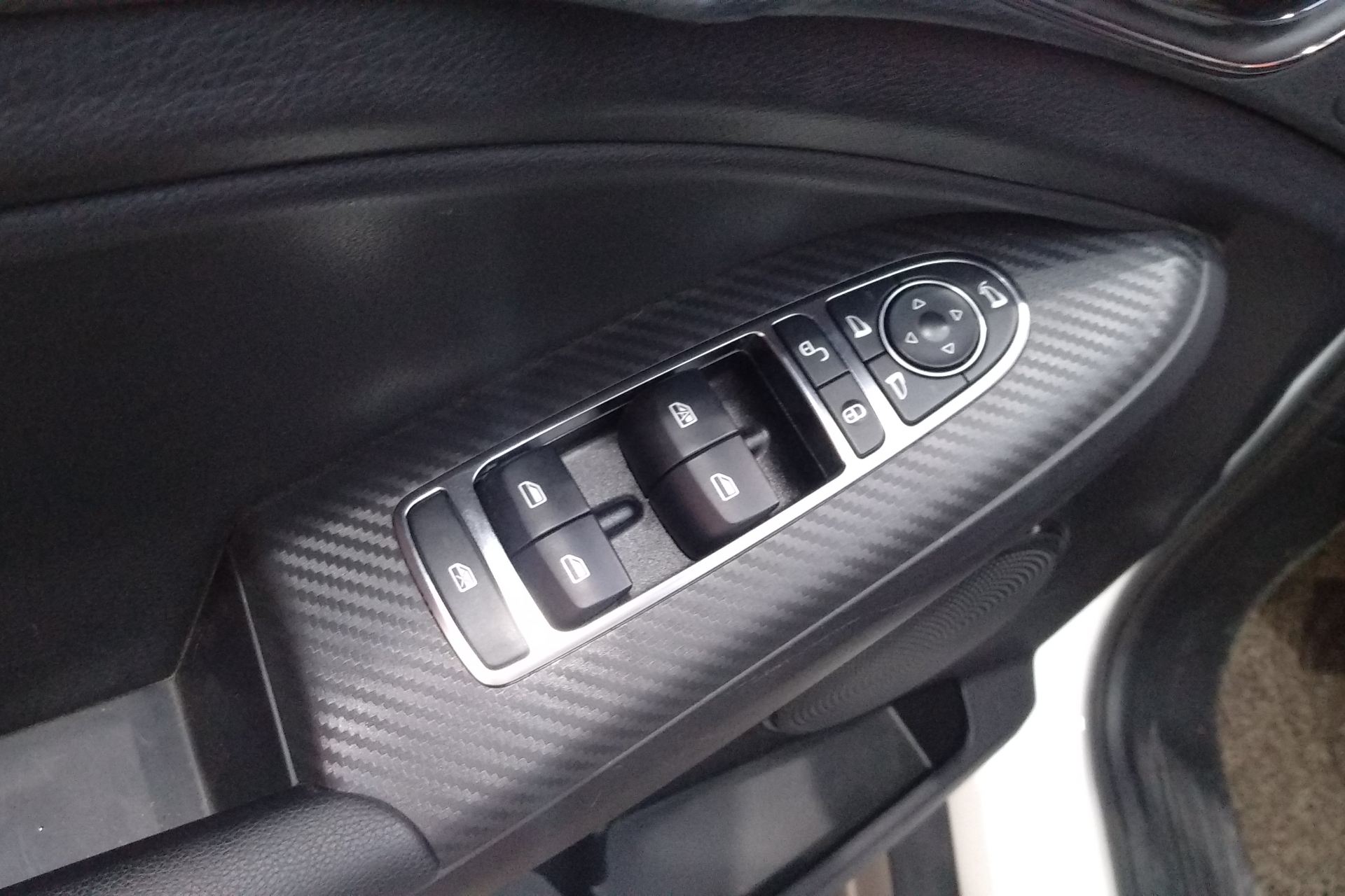 比亚迪元EV360 2018款 自动 智联炫酷型 纯电动 