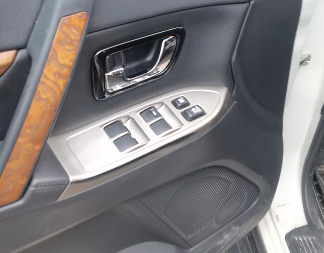 三菱帕杰罗 [进口] 2019款 3.0L 自动 四驱 舒适版 