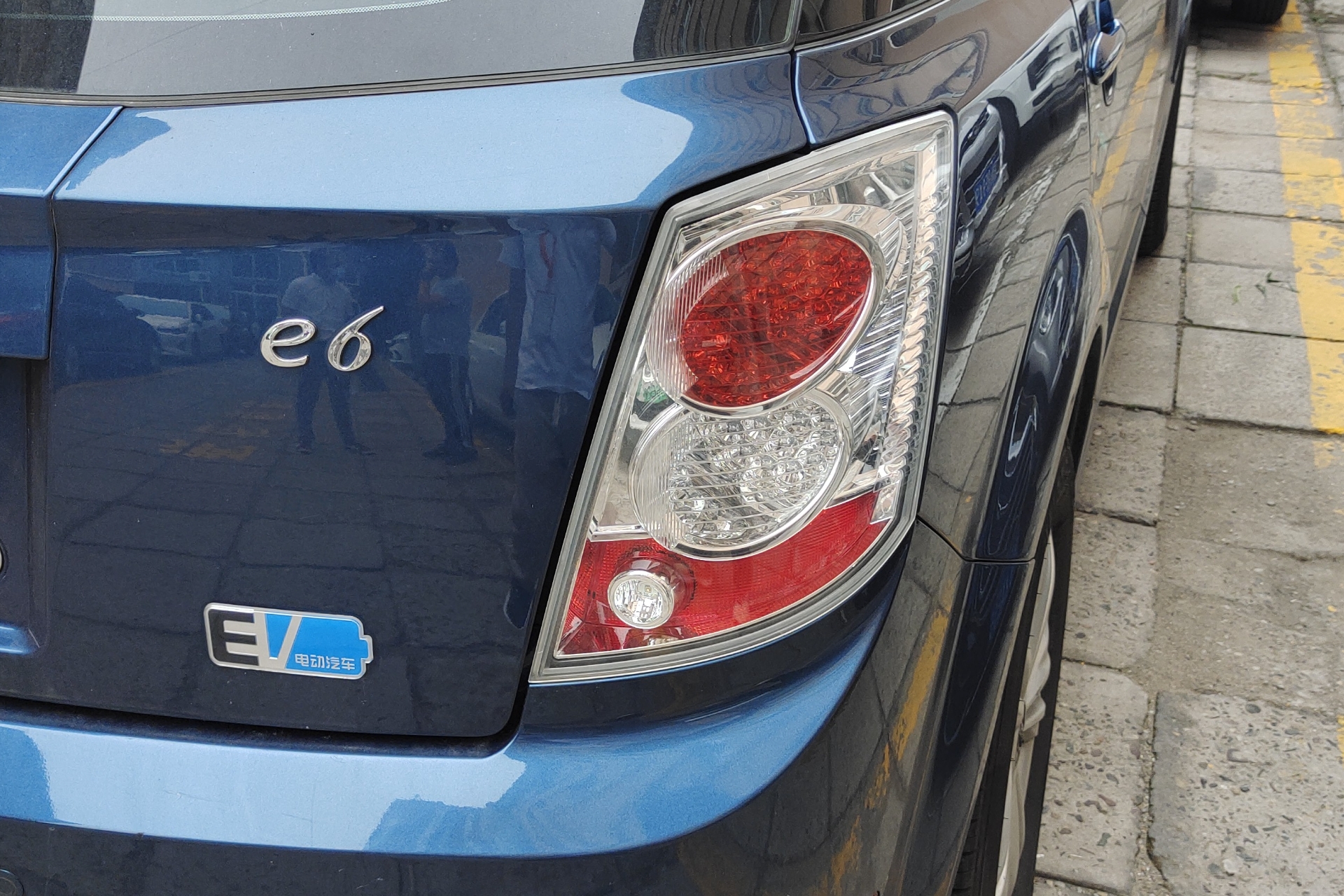 比亚迪E6 2017款 自动 尊贵型400 纯电动 