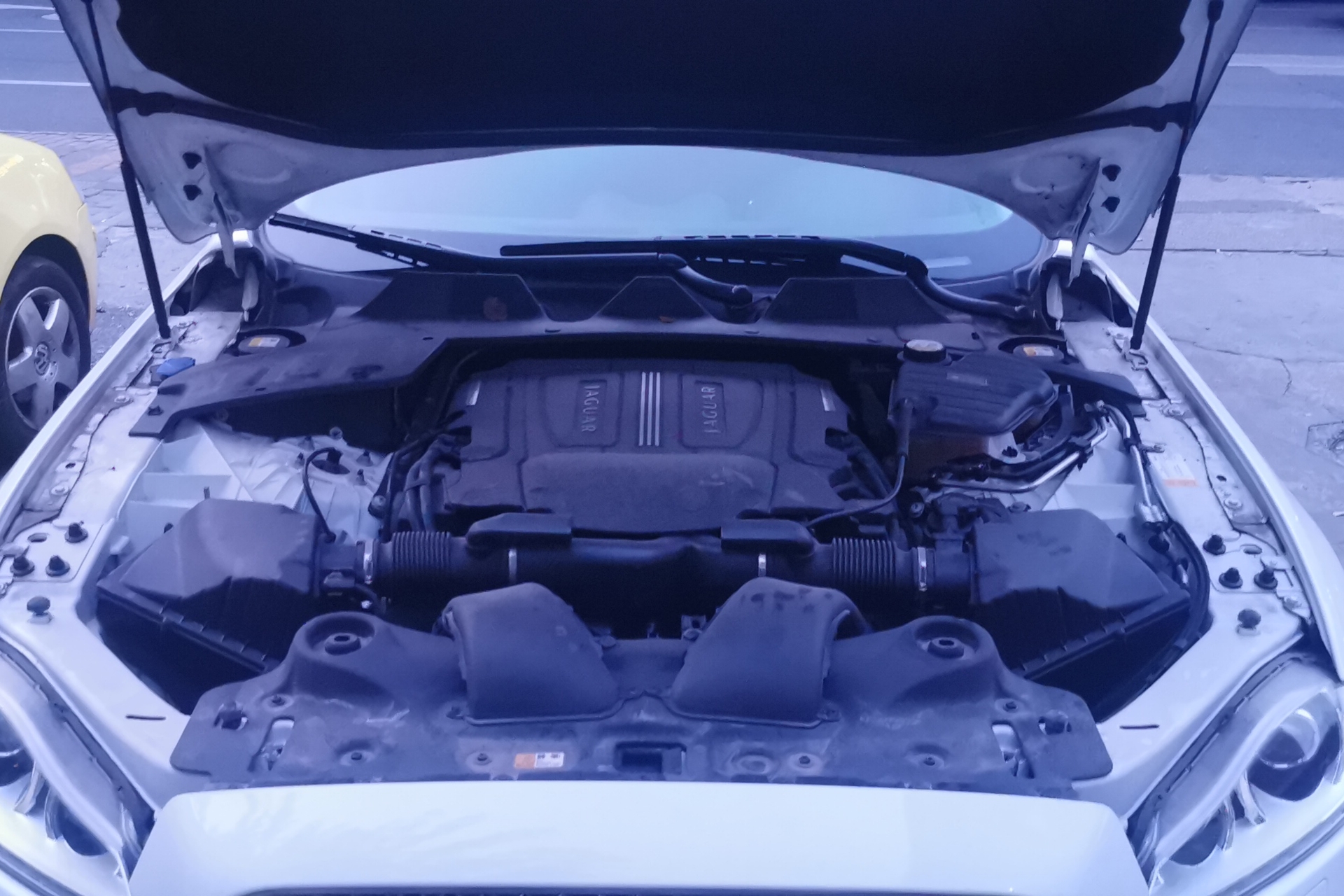 捷豹XJ L [进口] 2013款 3.0T 自动 汽油 全景商务版 