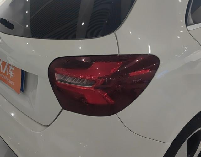 奔驰A级 A200 [进口] 2017款 1.6T 自动 汽油 时尚型 