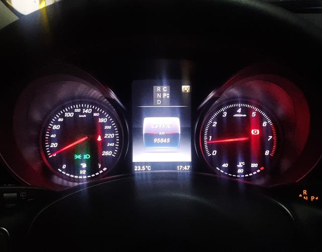 奔驰V级 2016款 2.0T 自动 V260尊贵版 (国Ⅴ) 