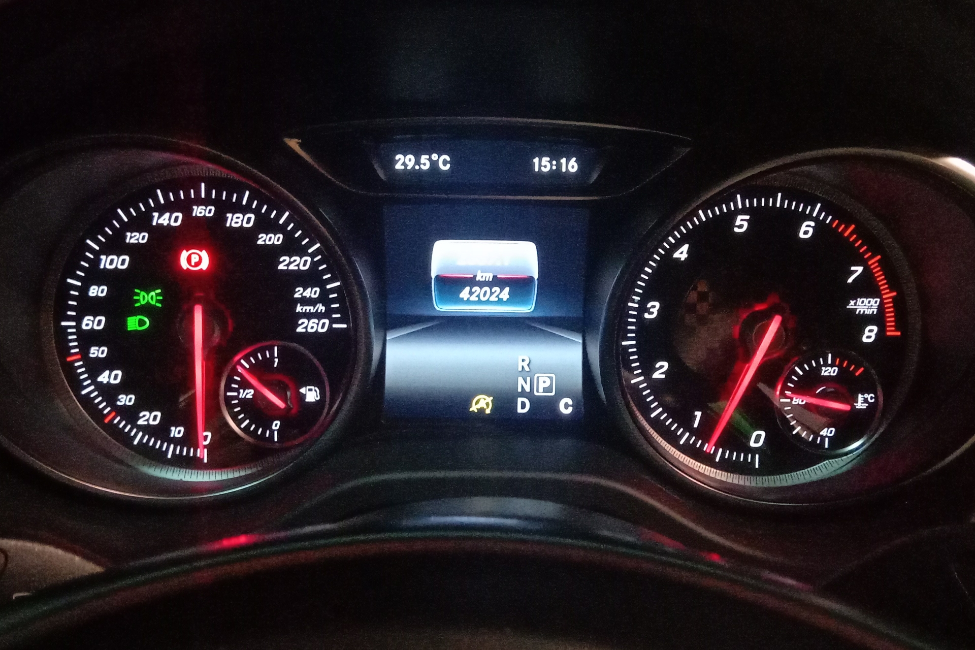 奔驰A级 A200 [进口] 2016款 1.6T 自动 汽油 运动型 