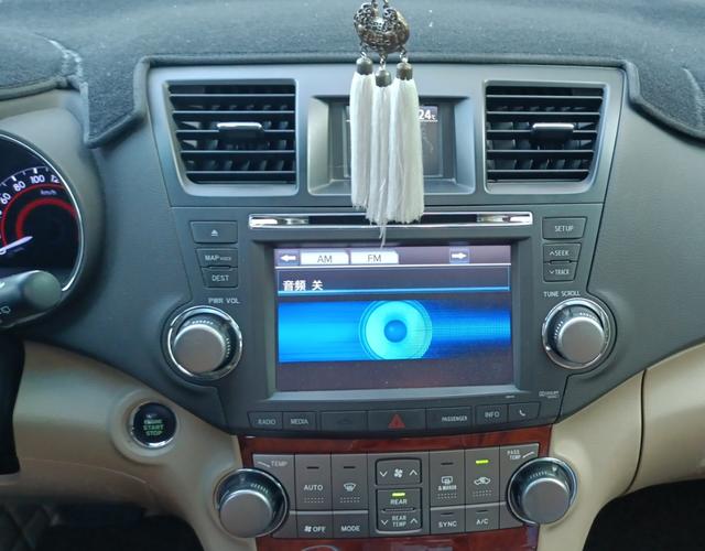 丰田汉兰达 2012款 3.5L 自动 四驱 至尊版 (国Ⅳ) 