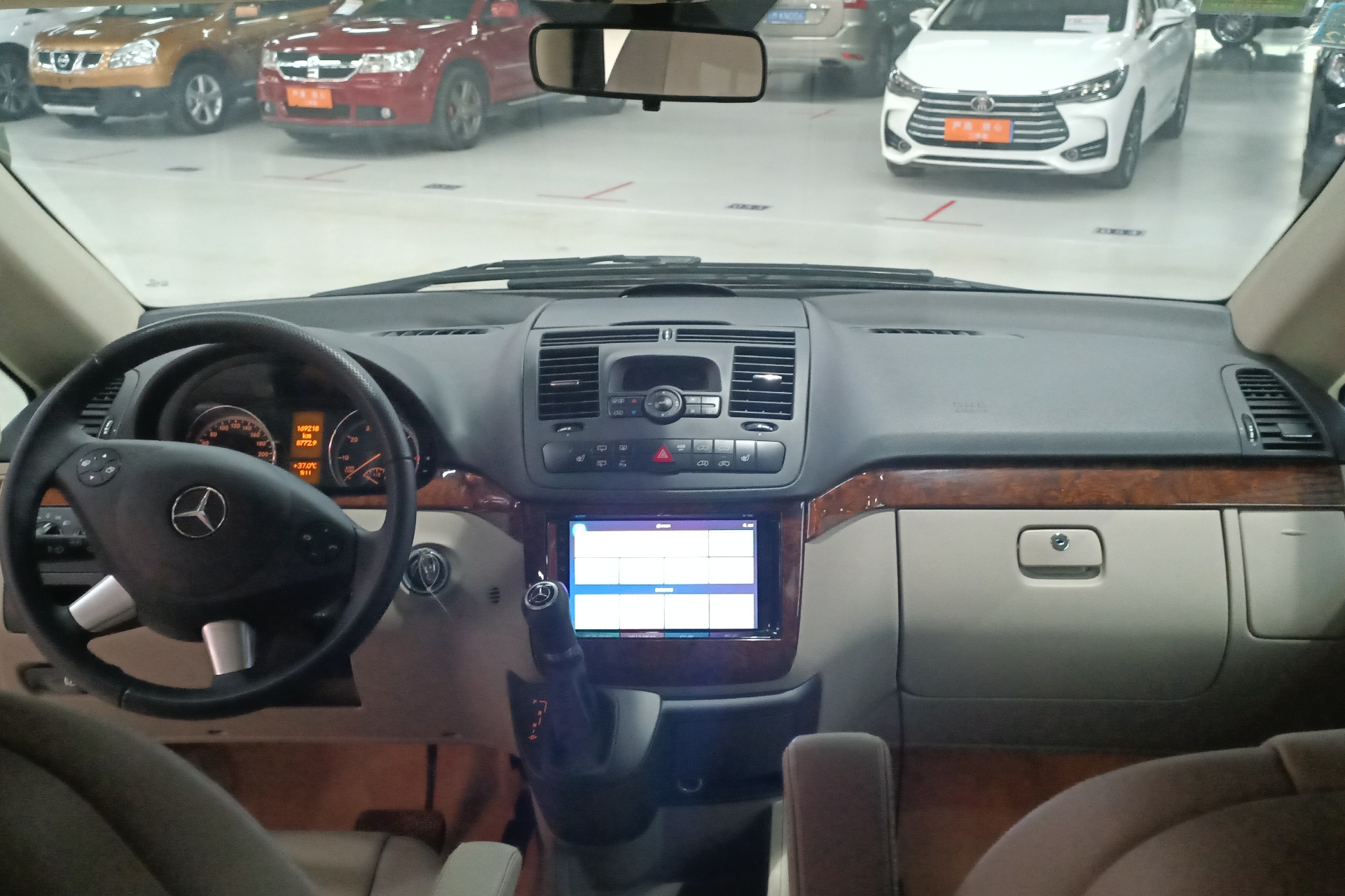 奔驰唯雅诺 2011款 2.5L 自动 7座 汽油 尊贵版 (国Ⅳ) 