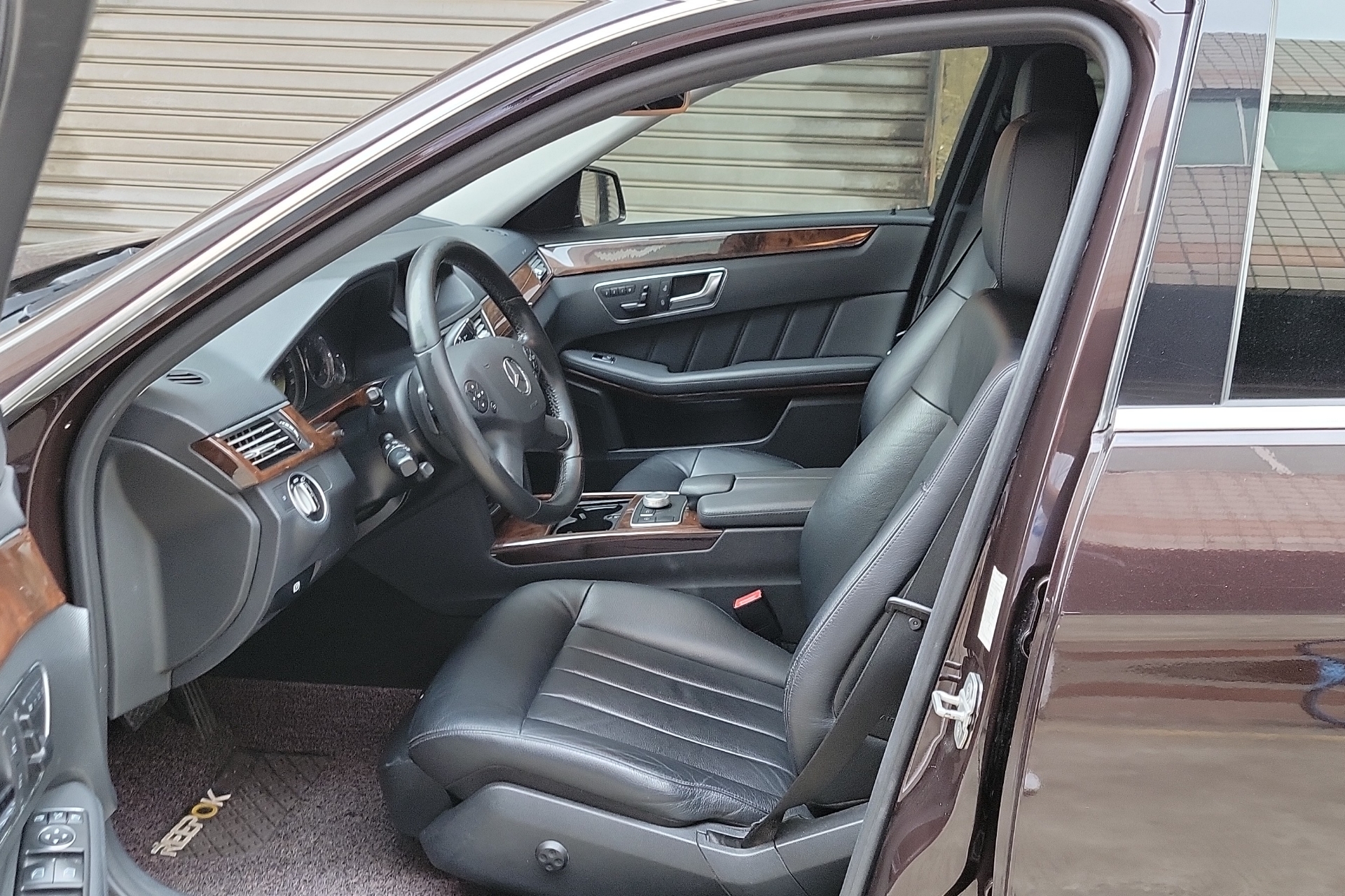 奔驰E级 E300L 2011款 3.0L 自动 汽油 优雅型 (国Ⅳ) 