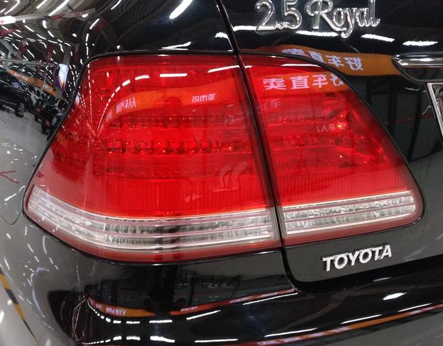 丰田皇冠 2009款 2.5L 自动 Royal特别强化版 (国Ⅳ) 