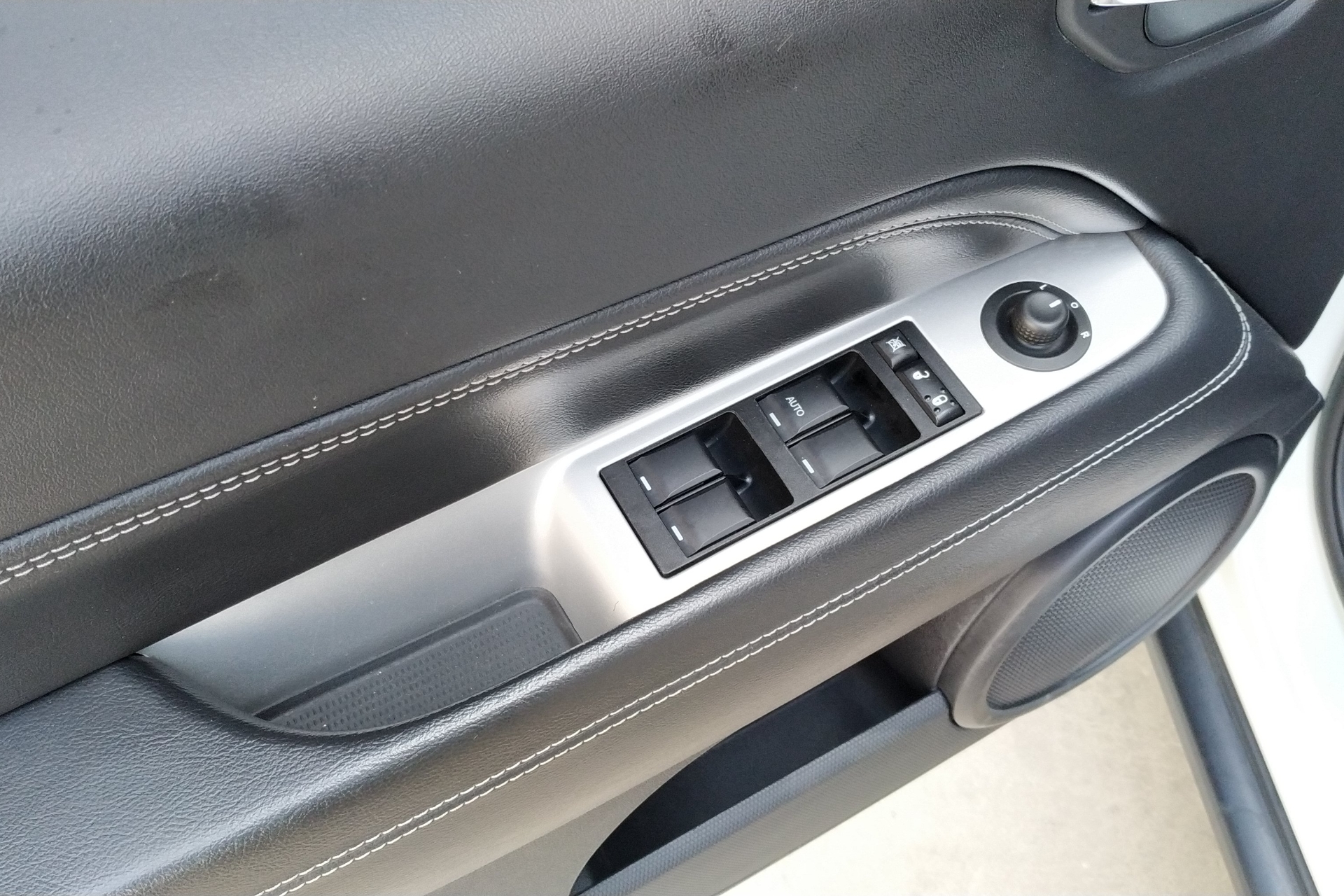 吉普指南者 [进口] 2014款 2.4L 自动 四驱 改款舒适版 