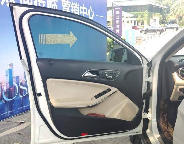 奔驰GLA 200 2018款 1.6T 自动 动感型 (国Ⅴ) 