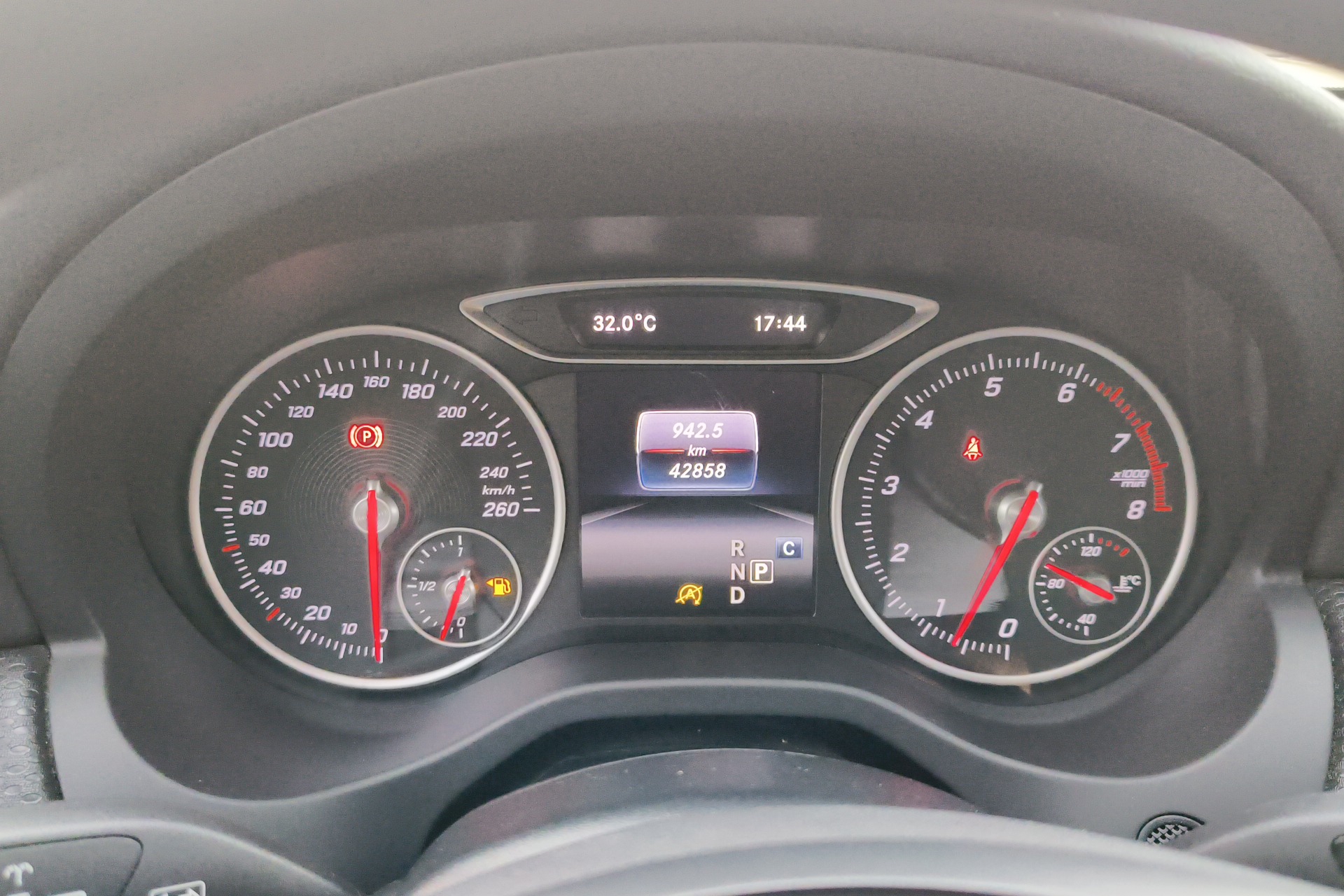 奔驰A级 A180 [进口] 2016款 1.6T 自动 汽油 