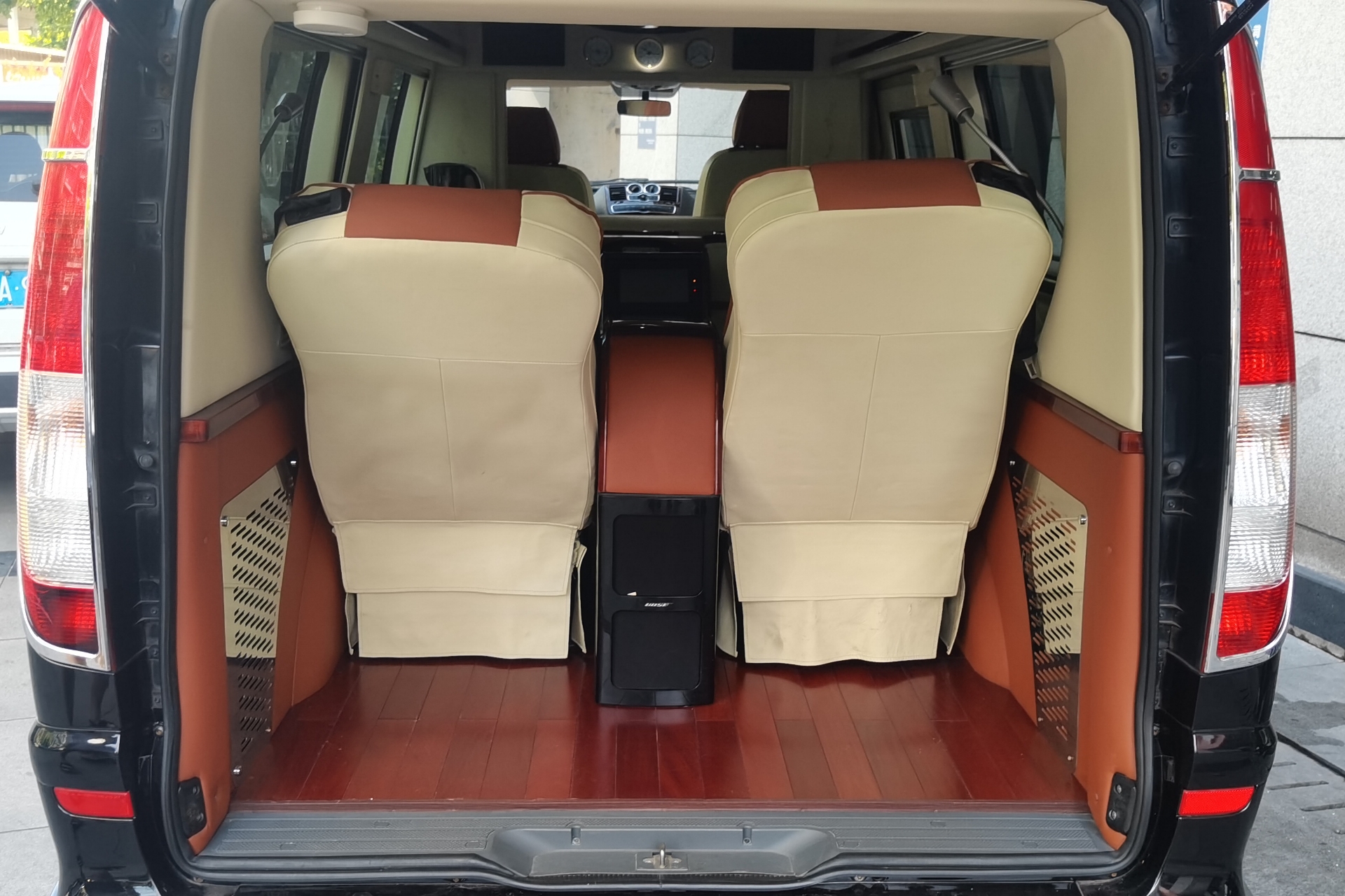 奔驰威霆 2013款 3.0L 自动 9座 汽油 商务版 (国Ⅳ) 