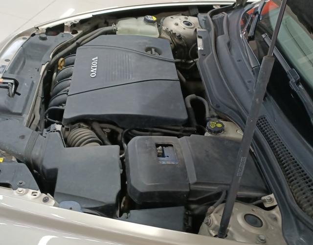 沃尔沃S40 2010款 2.0L 自动 汽油 智尊版 (国Ⅳ) 