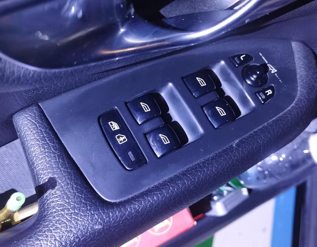 沃尔沃XC90 T5 [进口] 2016款 2.0T 自动 四驱 汽油 智逸版 