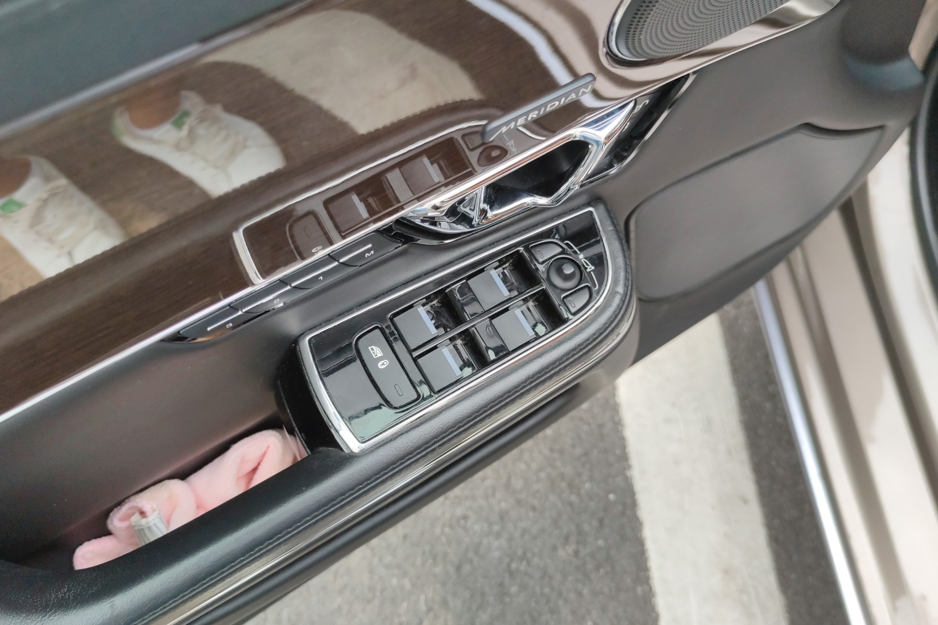 捷豹XJ L [进口] 2016款 3.0T 自动 汽油 尊享商务版 
