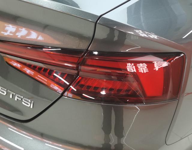 奥迪A5掀背 40TFSI [进口] 2017款 2.0T 自动 汽油 时尚型 (国Ⅴ) 
