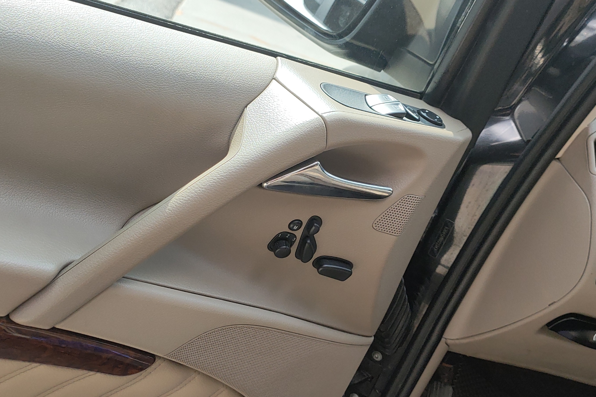 奔驰唯雅诺 2012款 2.5L 自动 7座 汽油 尊贵版 (国Ⅳ) 