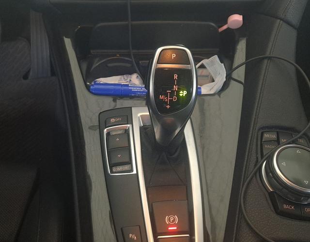 宝马6系轿跑 640i [进口] 2013款 3.0T 自动 4门 改款 