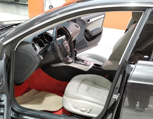 奥迪A5掀背 [进口] 2010款 2.0T 自动 汽油 舒适型 