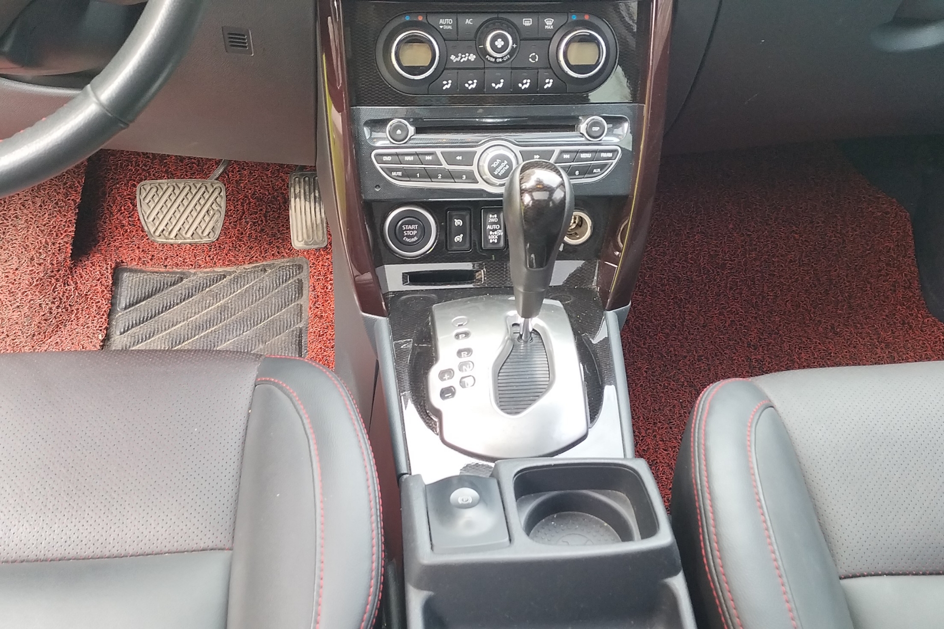 雷诺科雷傲 [进口] 2015款 2.5L 自动 四驱 豪华版 